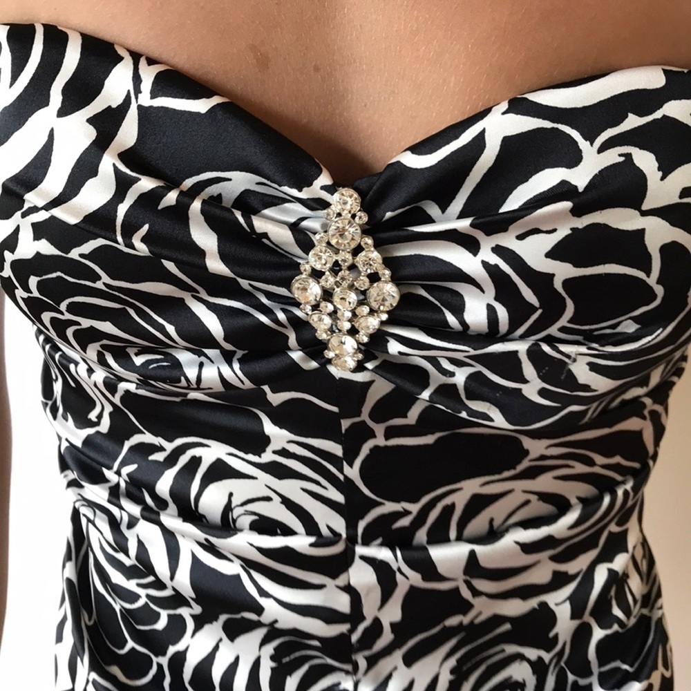 Event Dress - Picture 3 of 5
